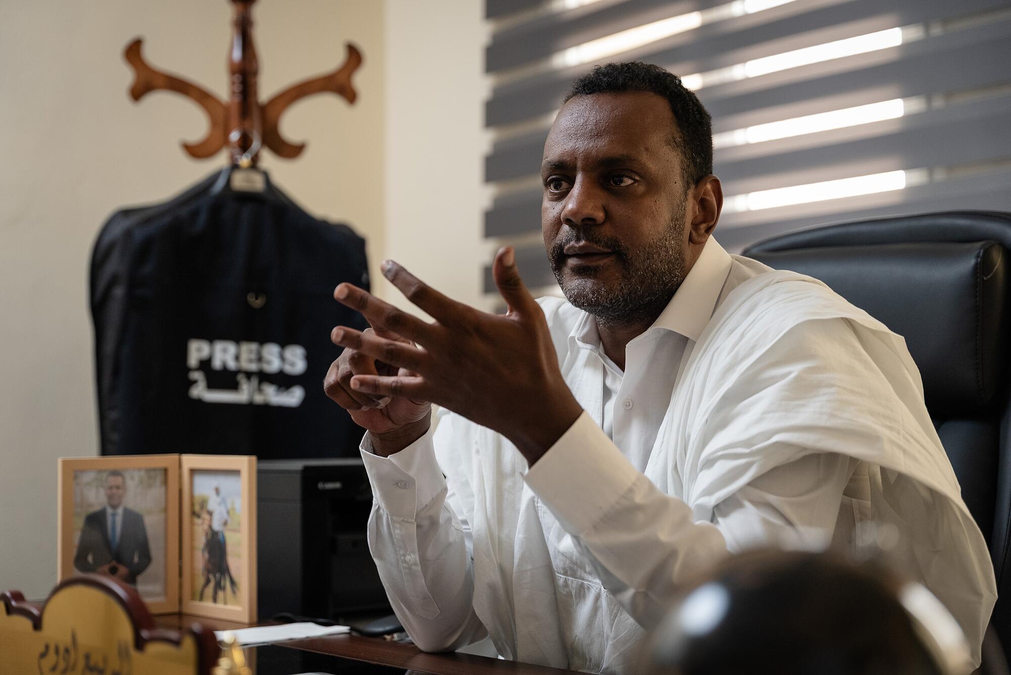 El periodista Raby Idoumou está especializado en temáticas en torno a la justicia social en Mauritania.